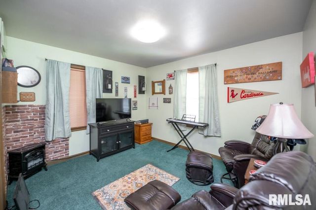 2611 W BELLE VISTA Court, West Peoria, IL 61604