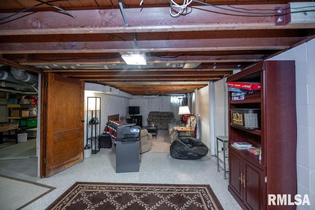 2611 W BELLE VISTA Court, West Peoria, IL 61604