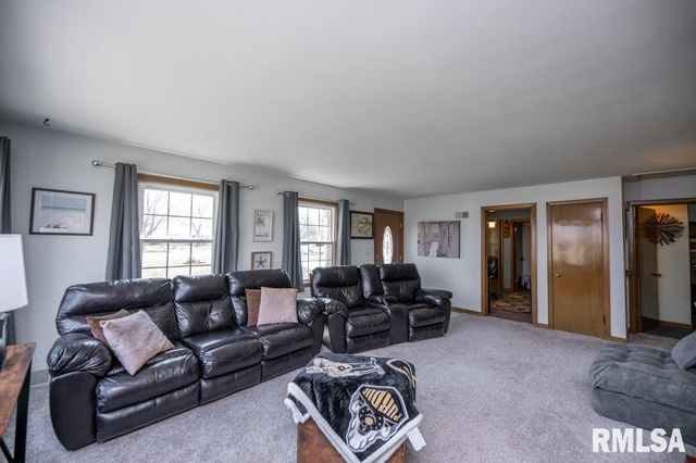 2611 W BELLE VISTA Court, West Peoria, IL 61604