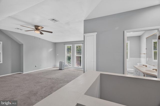 1653 E WHEAT RD, Vineland, NJ 08360