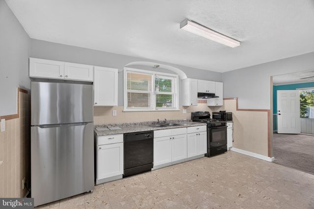 1653 E WHEAT RD, Vineland, NJ 08360