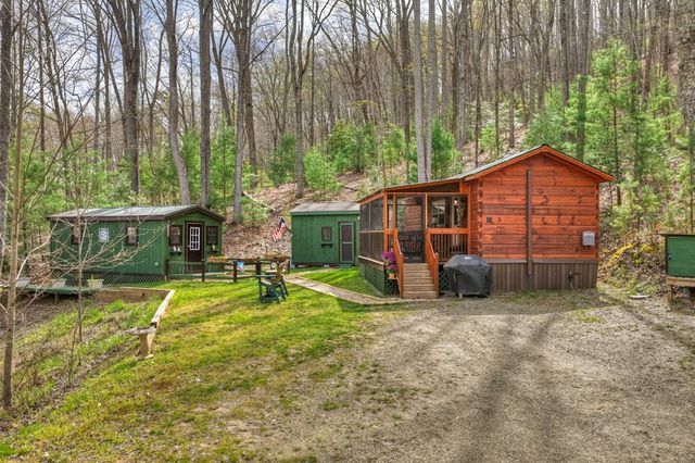 57 Meadow Hill, Morganton, GA 30560