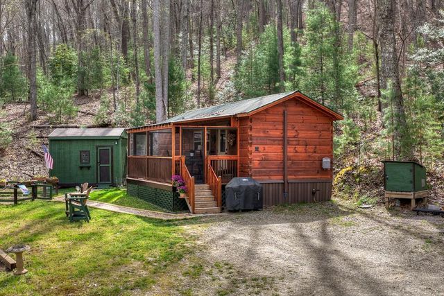 57 Meadow Hill, Morganton, GA 30560