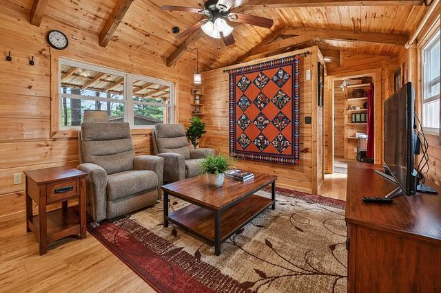 57 Meadow Hill, Morganton, GA 30560