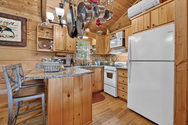 57 Meadow Hill, Morganton, GA 30560
