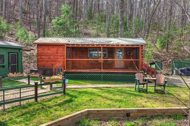 57 Meadow Hill, Morganton, GA 30560