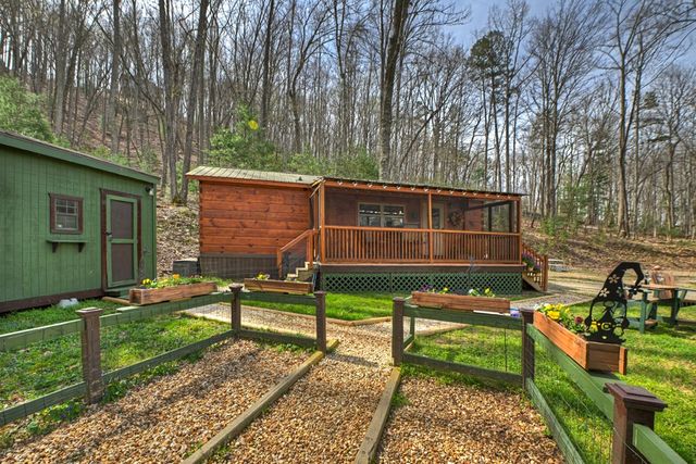 57 Meadow Hill, Morganton, GA 30560