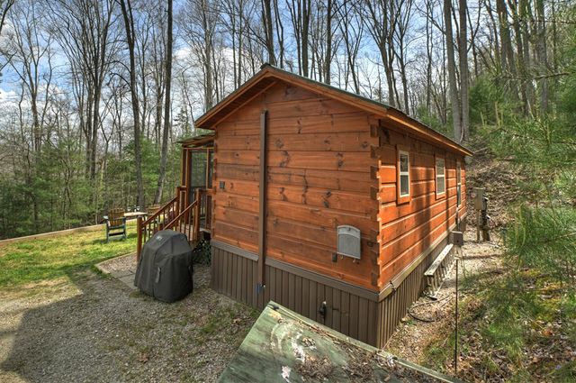 57 Meadow Hill, Morganton, GA 30560
