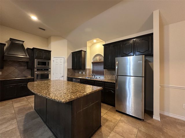 702 Carolyn T Hunt Drive, Cedar Hill, TX 75104