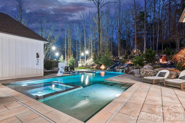 16610 Reinsch Drive, Davidson, NC 28036