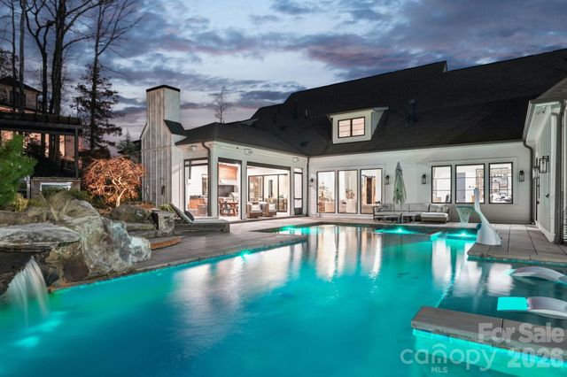 16610 Reinsch Drive, Davidson, NC 28036