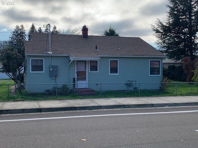 1672 Nw DOGWOOD St, Roseburg, OR 97471