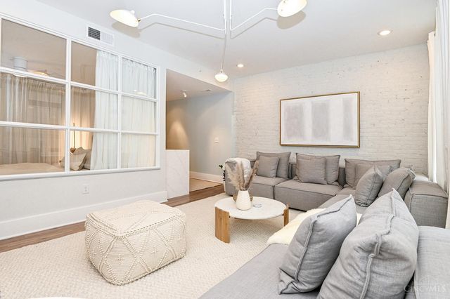 11 E Court Street, Cincinnati, OH 45202