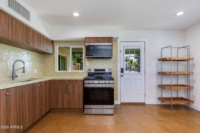 3412 E TURNEY Avenue, Phoenix, AZ 85018