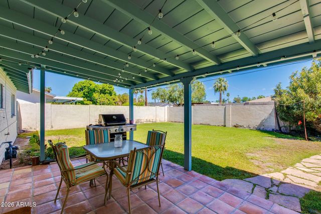 3412 E TURNEY Avenue, Phoenix, AZ 85018