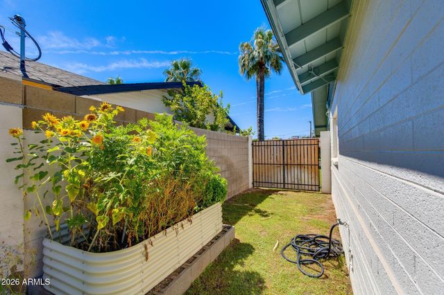 3412 E TURNEY Avenue, Phoenix, AZ 85018
