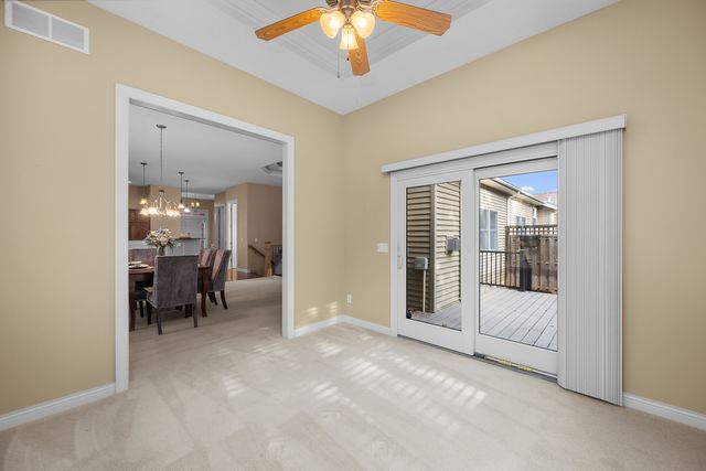 3179 Meridith Way, Bettendorf, IA 52722