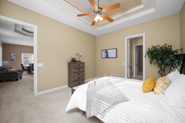 3179 Meridith Way, Bettendorf, IA 52722