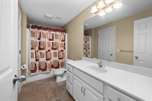 3179 Meridith Way, Bettendorf, IA 52722