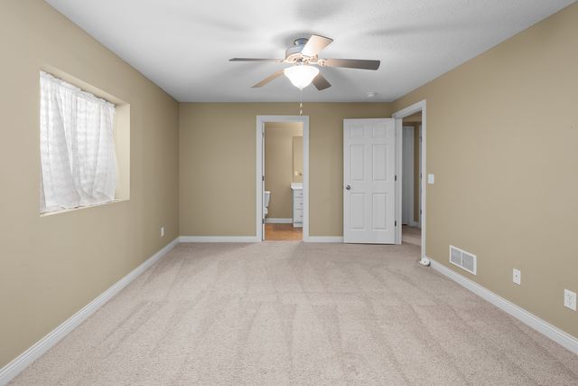 3179 Meridith Way, Bettendorf, IA 52722