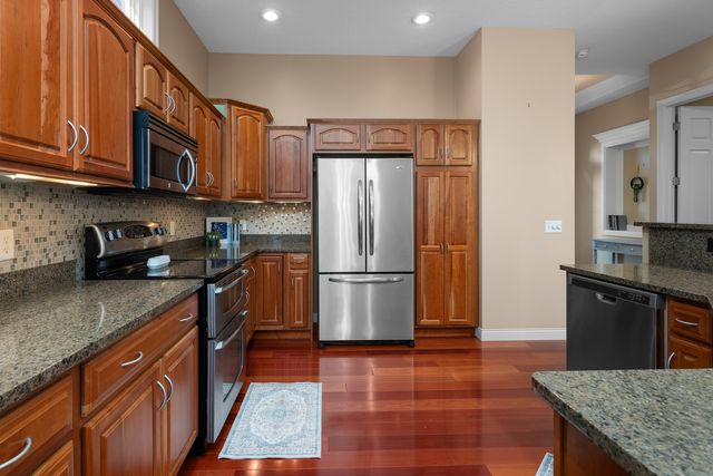 3179 Meridith Way, Bettendorf, IA 52722