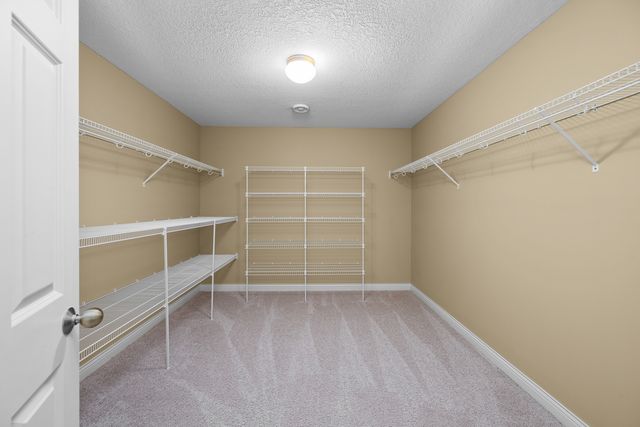 3179 Meridith Way, Bettendorf, IA 52722