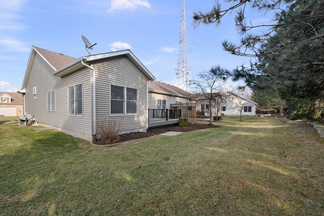 3179 Meridith Way, Bettendorf, IA 52722