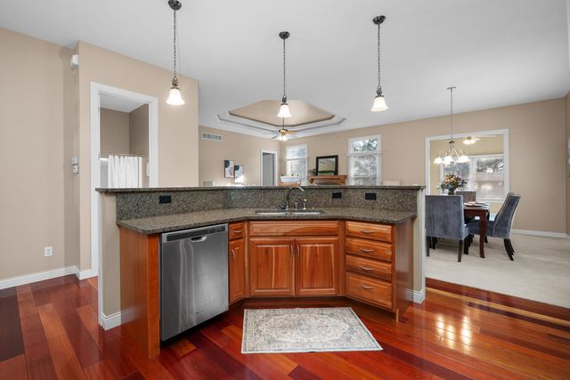 3179 Meridith Way, Bettendorf, IA 52722