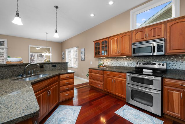 3179 Meridith Way, Bettendorf, IA 52722