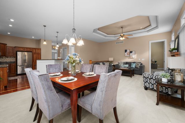 3179 Meridith Way, Bettendorf, IA 52722