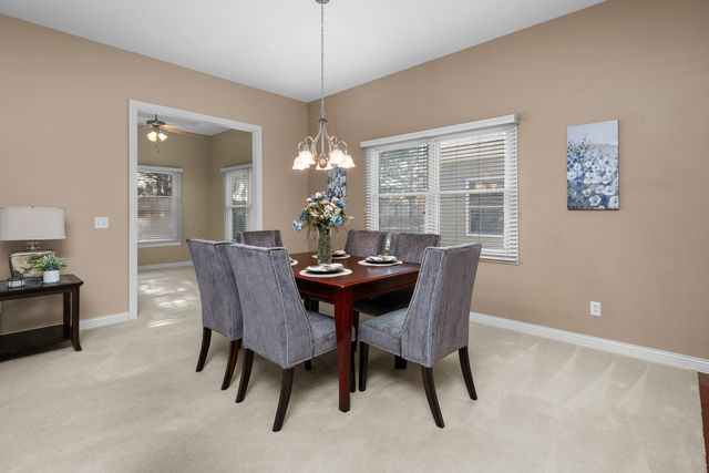 3179 Meridith Way, Bettendorf, IA 52722