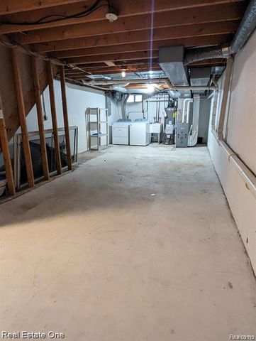 302 E Ann Arbor Trail, Plymouth, MI 48170