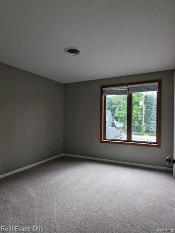302 E Ann Arbor Trail, Plymouth, MI 48170