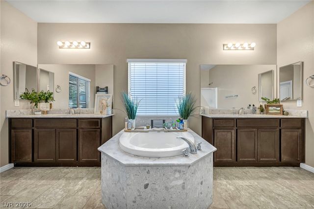 1636 Blue Cliffs Avenue, Henderson, NV 89014
