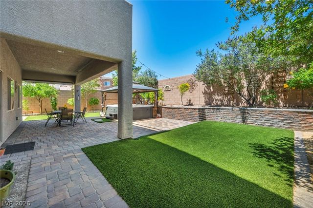 1636 Blue Cliffs Avenue, Henderson, NV 89014