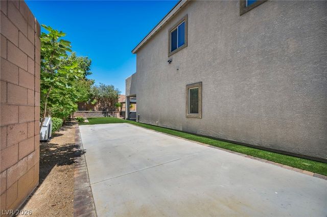 1636 Blue Cliffs Avenue, Henderson, NV 89014