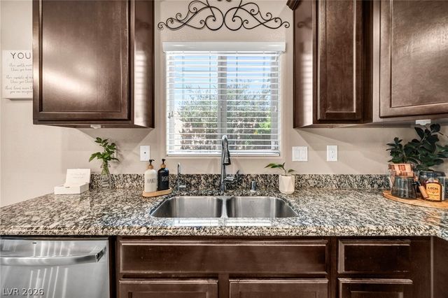 1636 Blue Cliffs Avenue, Henderson, NV 89014