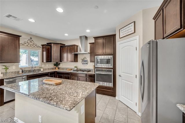 1636 Blue Cliffs Avenue, Henderson, NV 89014