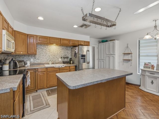 2022 Frederick ST, Naples, FL 34112