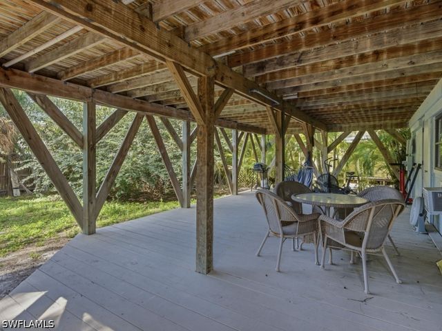 2022 Frederick ST, Naples, FL 34112