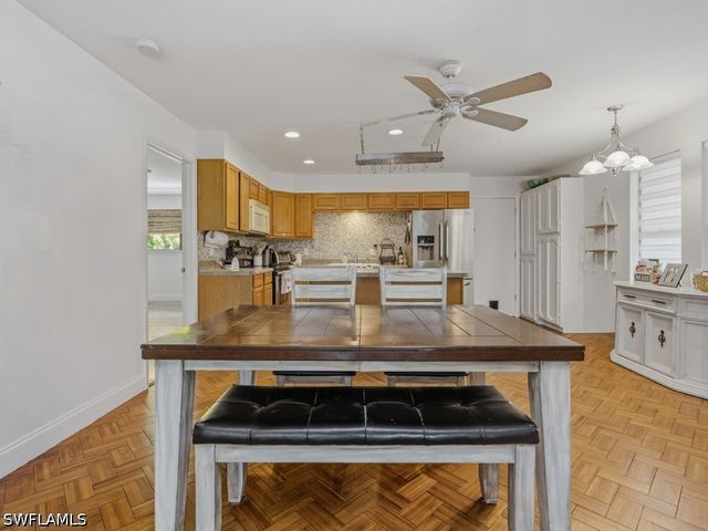 2022 Frederick ST, Naples, FL 34112