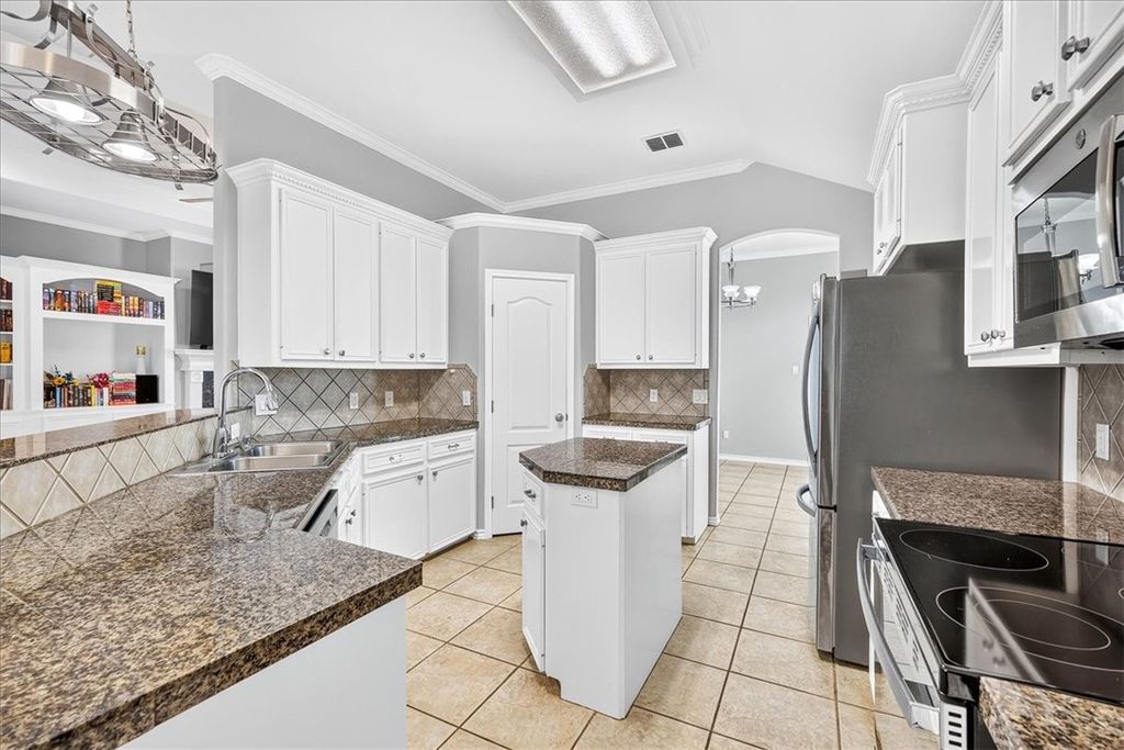 15217 Main Royal Dr, Corpus Christi, TX 78418 — photo 2