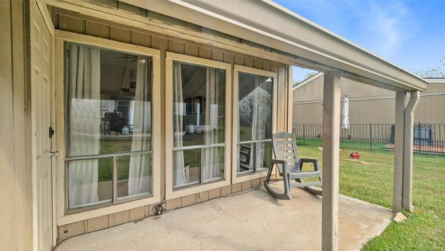 68 Westwood Drive W, Trinity, TX 75862