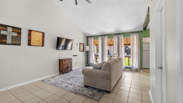 68 Westwood Drive W, Trinity, TX 75862