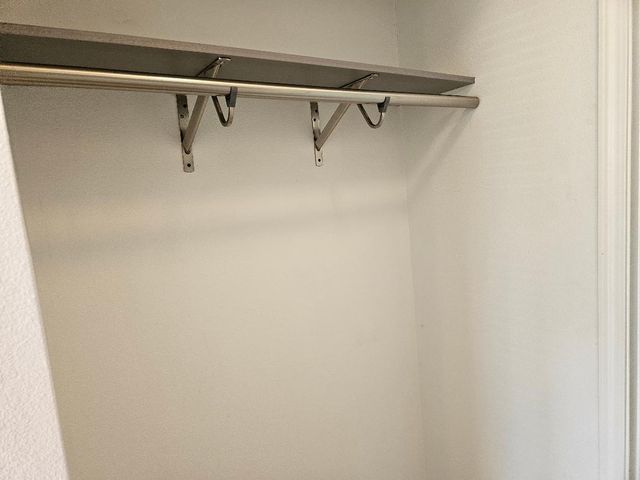 105 W Ila ST B, Elgin, TX 78621