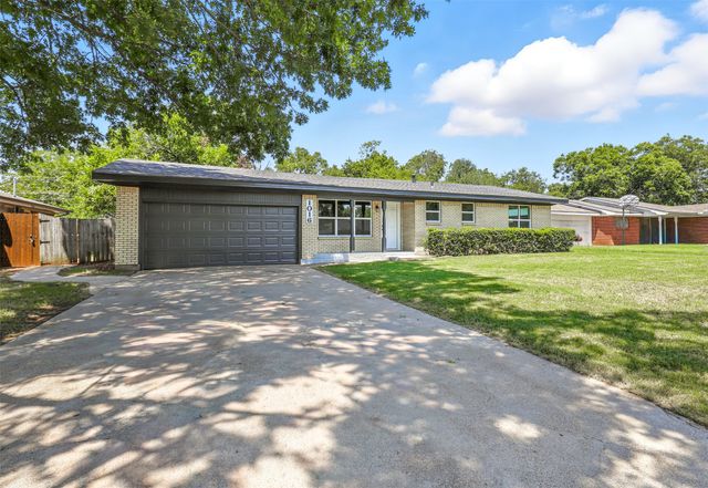 1016 Sheridan Lane, Cleburne, TX 76033