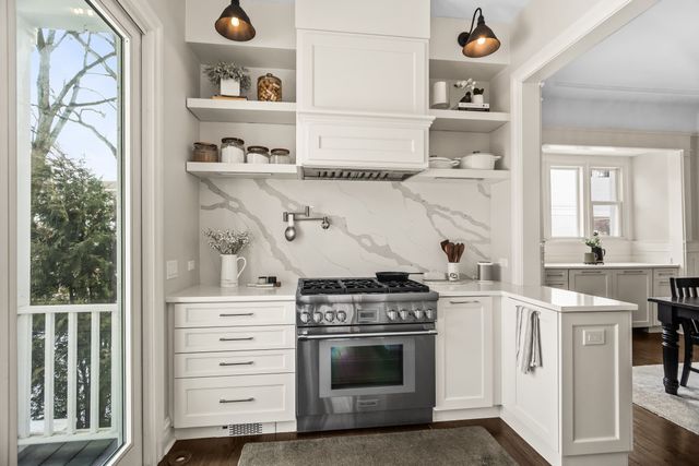 1735 Asbury Avenue, Evanston, IL 60201