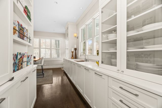 1735 Asbury Avenue, Evanston, IL 60201