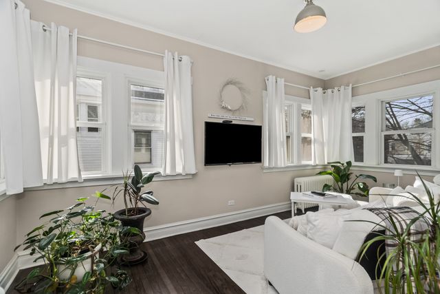 1735 Asbury Avenue, Evanston, IL 60201