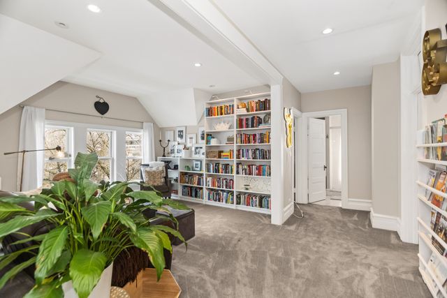 1735 Asbury Avenue, Evanston, IL 60201